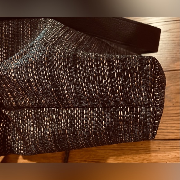 LIKE NEW Chilewich Woven Rectangular Tote,color black/copper - Picture 8 of 9